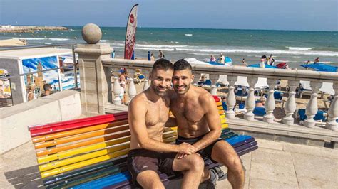 playas gay sitges|Sitges Guía de playas gais│misterb&b